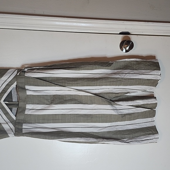 Express Gray and White Striped Midi Dress - Picture 4 of 10